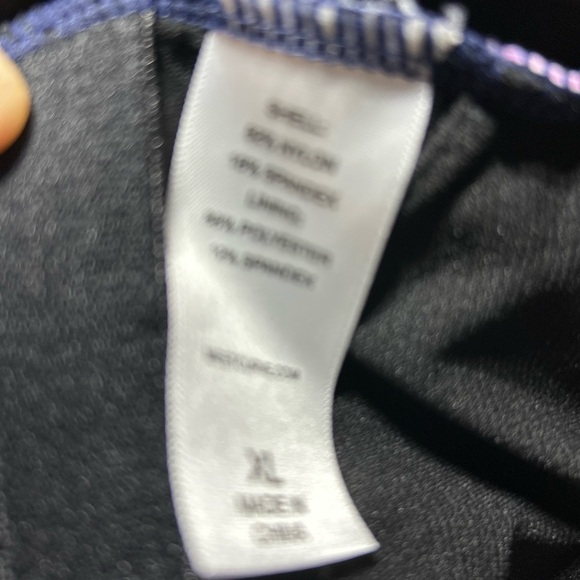 New xl one- piece swimsuit- perfect for summer, the pool, and more - Picture 7 of 10